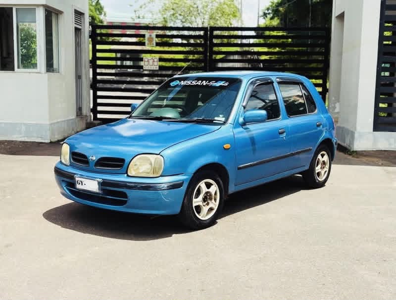 Nissan March K 11